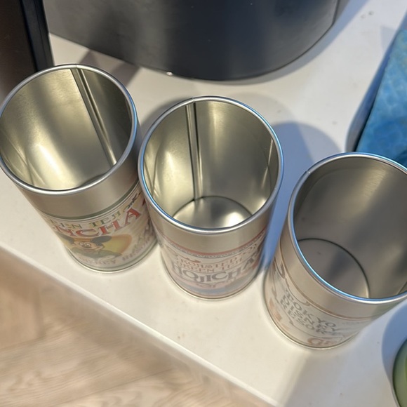Tokyo Disneyland Empty Tea Containers - Picture 4 of 5